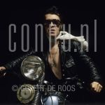 13-05-1978 Link Wray at studio in Amsterdam.

[keywords]Posed, Half Length, Eyecontact, Sunglasses, Motor[/keywords]